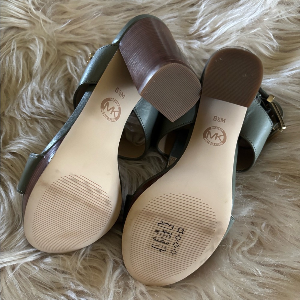 Michael kors Becker t strap sz 6.5 - Picture 3 of 4